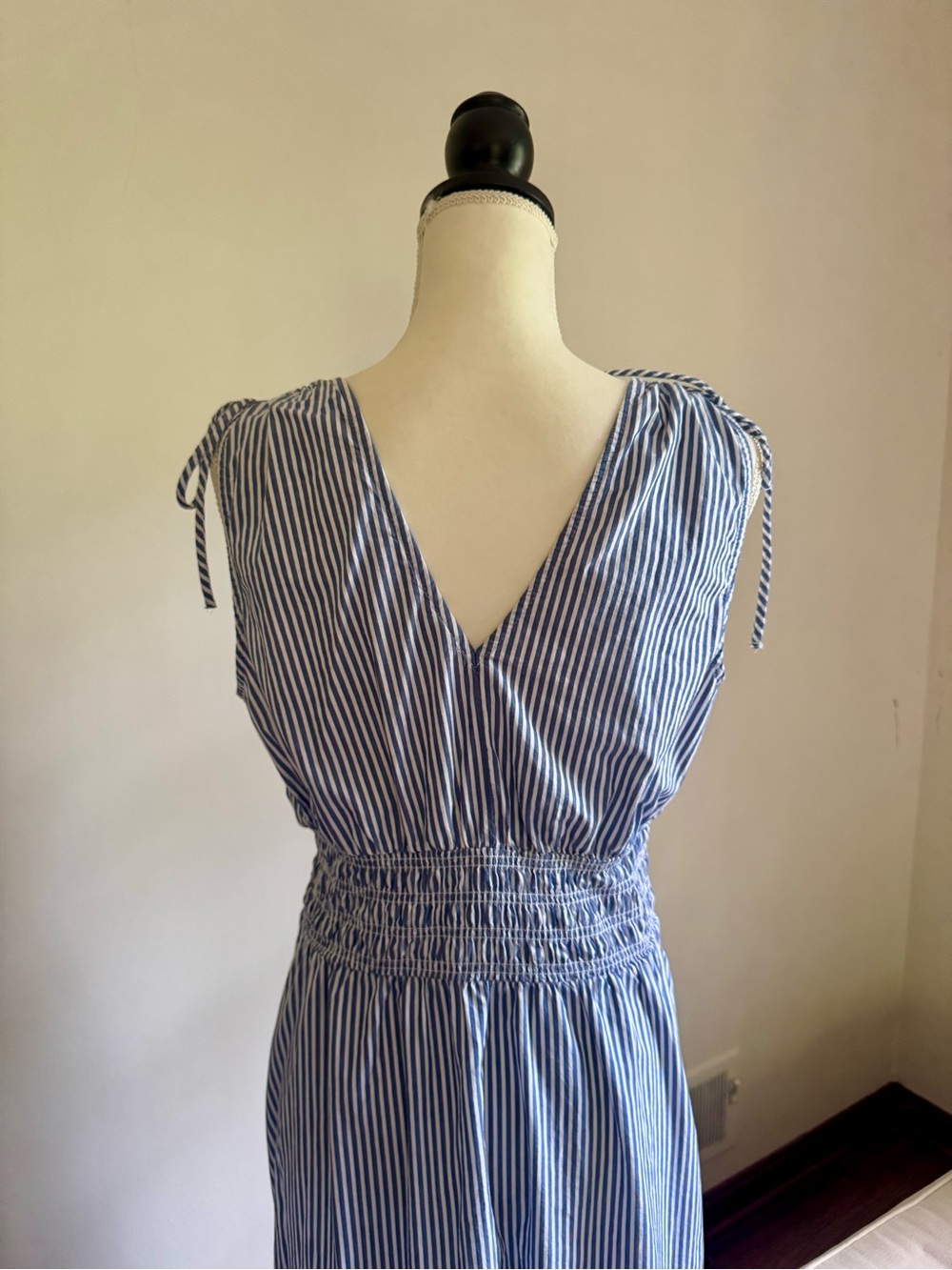 Old Navy Blue and White Striped Tie-Shoulder V-Neck Midi Dress - Picture 4 of 10